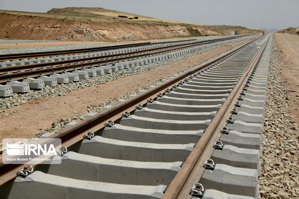 خبرنگاران رییس جمهور خط دوم راه آهن کرج -قزوین را افتتاح می نماید